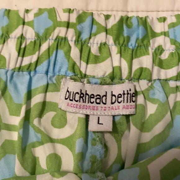 Women’s shorts.   - Picture 2 of 2